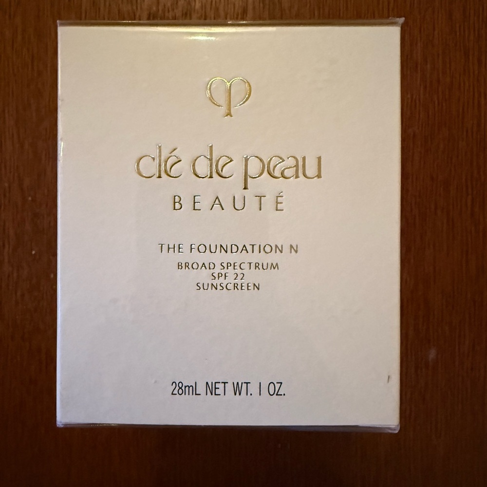 Clé de Peau Beauté The Foundation O100 Rich Deep Ocher